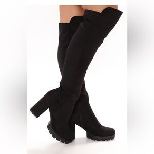 Out in the world heeled boots -Black